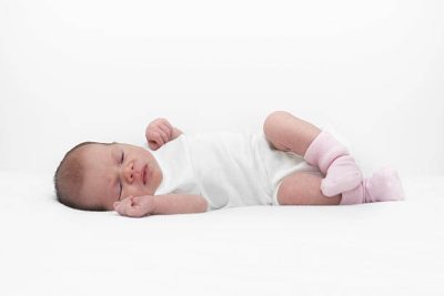 Read more about the article Review of letting babies sleep on the floor